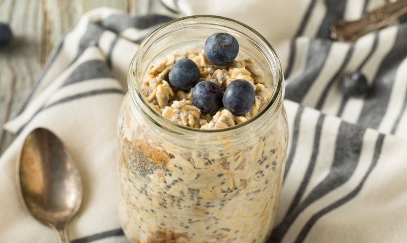 Overnight oats with chia seeds